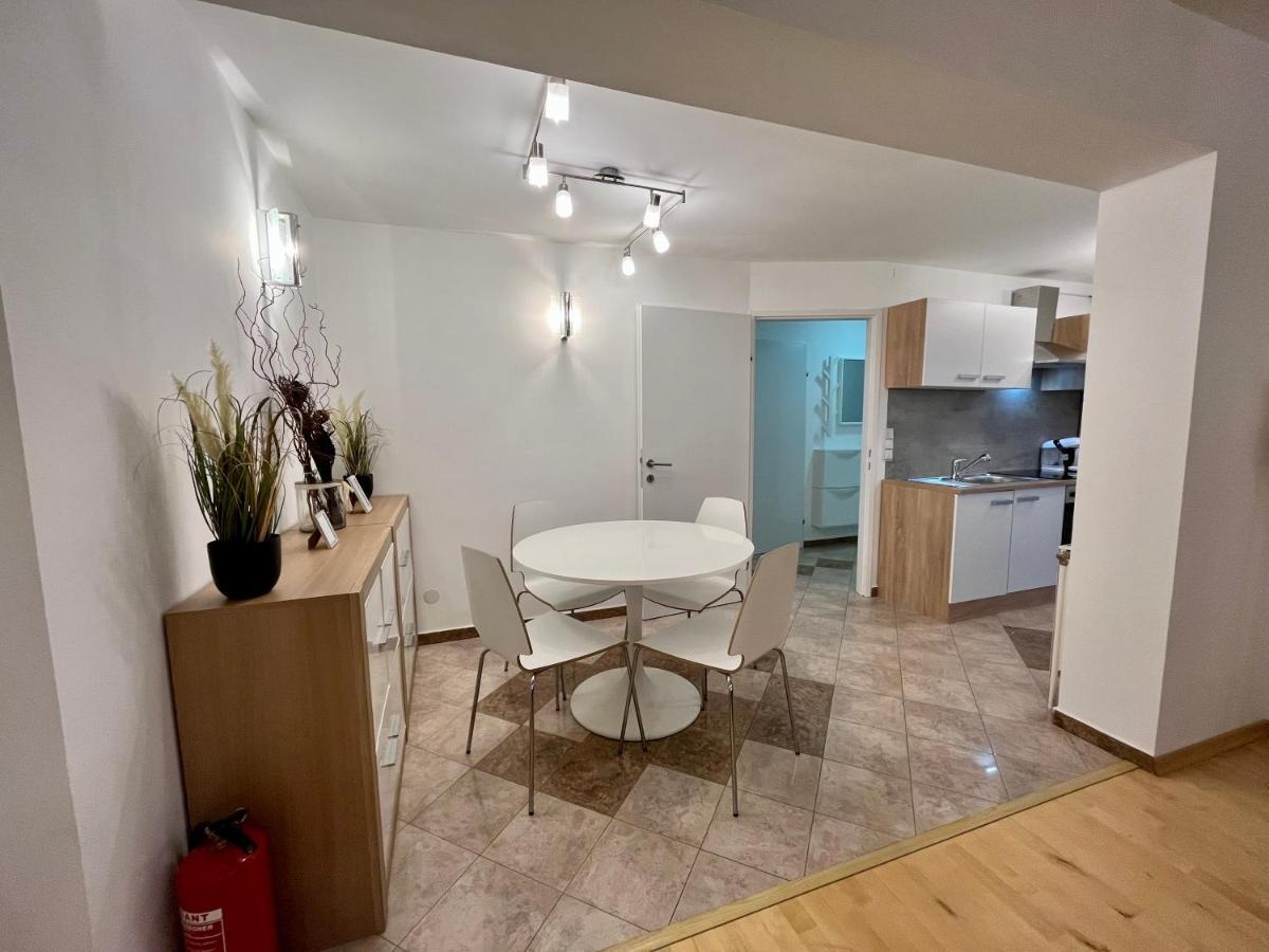 Traum Apartment Mit Pool+Balkon Vienna Exterior photo